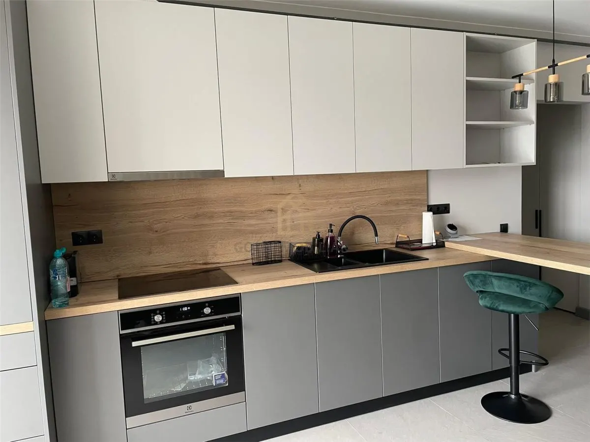 De inchiriat apartament 3 camere zona Parc - foto 2