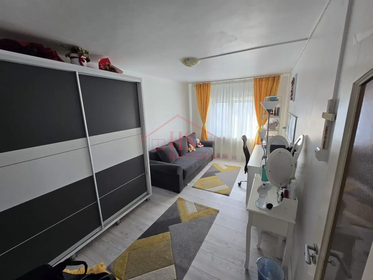 Apartament cu 3 camere de vanzare- zona Gh. Doja-Floresti. - foto 1