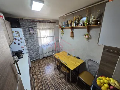 Apartament cu 3 camere de vanzare- zona Gh. Doja-Floresti. - foto 5