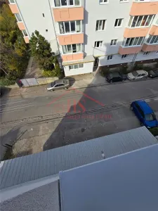 Apartament cu 3 camere de vanzare- zona Gh. Doja-Floresti. - foto 8