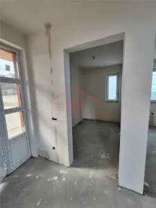 Casa individuala cu 6 camere  la intrare in Dezmir. - foto 14