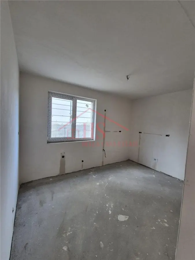 Casa individuala cu 6 camere  la intrare in Dezmir. - foto 16