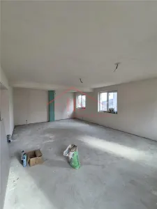 Casa individuala cu 6 camere  la intrare in Dezmir. - foto 19