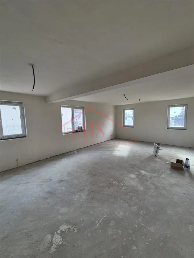 Casa individuala cu 6 camere  la intrare in Dezmir. - foto 20