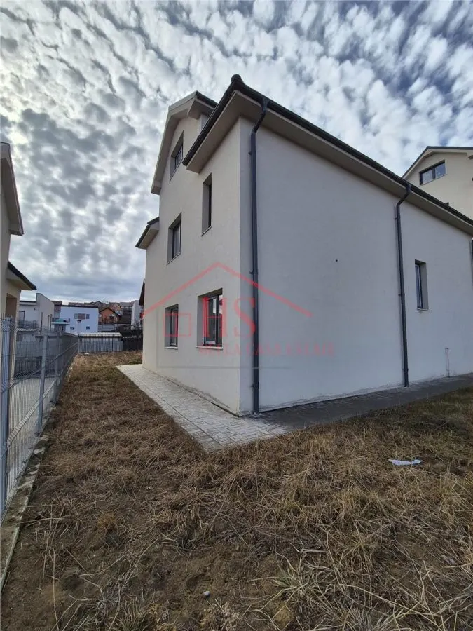 Casa individuala cu 6 camere  la intrare in Dezmir. - foto 5