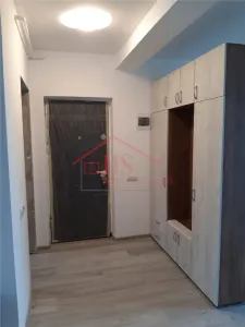 Apartament 3 camere, etaj intermediar,  parcare inclusa. Zona Sesul de Sus-Floresti - foto 2