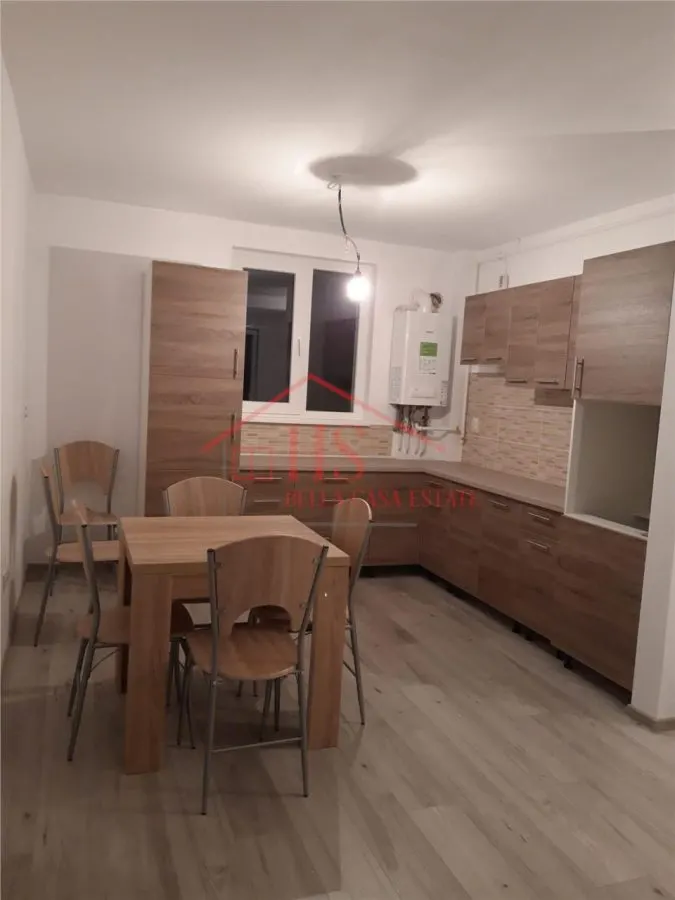 Apartament 3 camere, etaj intermediar,  parcare inclusa. Zona Sesul de Sus-Floresti - foto 3