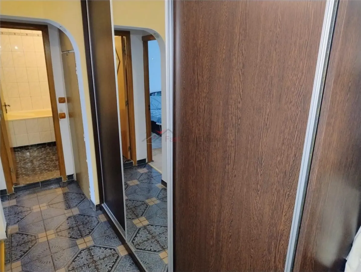 Apartament 3 camere decomandat - foto 3