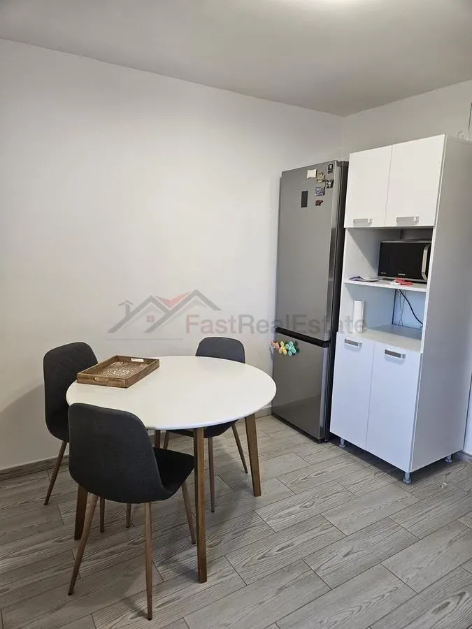 Apartament 3 camere - foto 2
