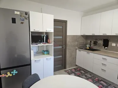 Apartament 3 camere - foto 3