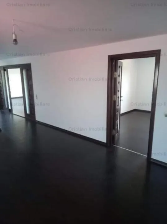 Super VILA P+1+ M, 310mp construiti Teren 470mp cu 12 deschidere Brailita - foto 11