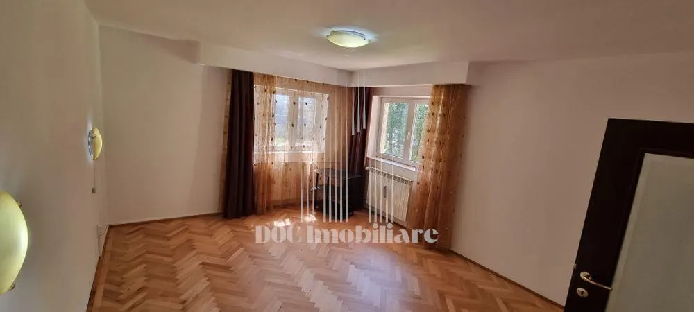 Inchiriere Vila cu 7 camere Voluntari - foto 2