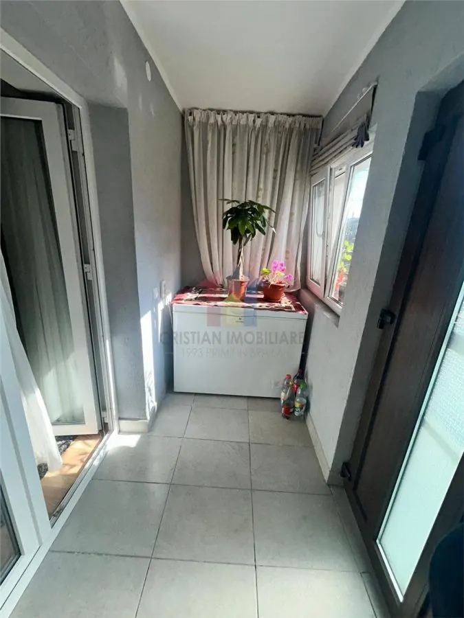 Casa Buzaului - Bis. Sf. Treime , 164mp construiti  teren 353 mp, cu 13m deschidere - foto 12