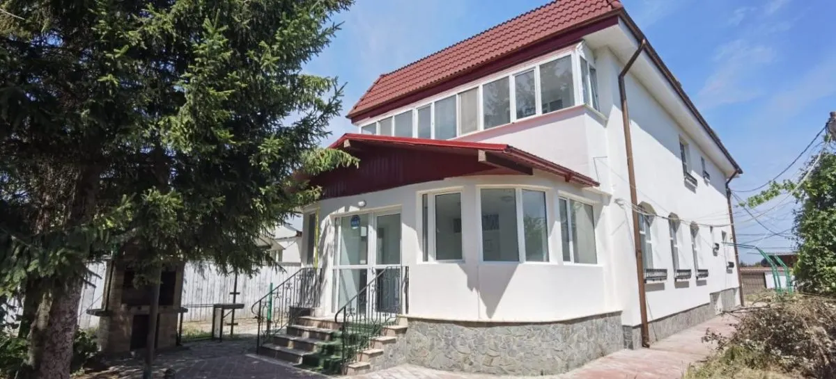 Vila S+P+1 teren=1438 mp, 367mp construiti Varsatura - foto 2