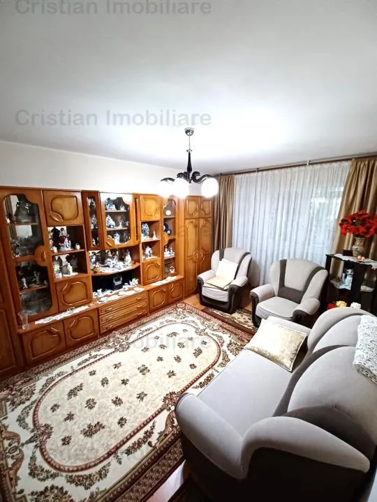 ETAJ 1 SUPER 3 camere zona Plantelor Confort 1 , 70mp - foto 2