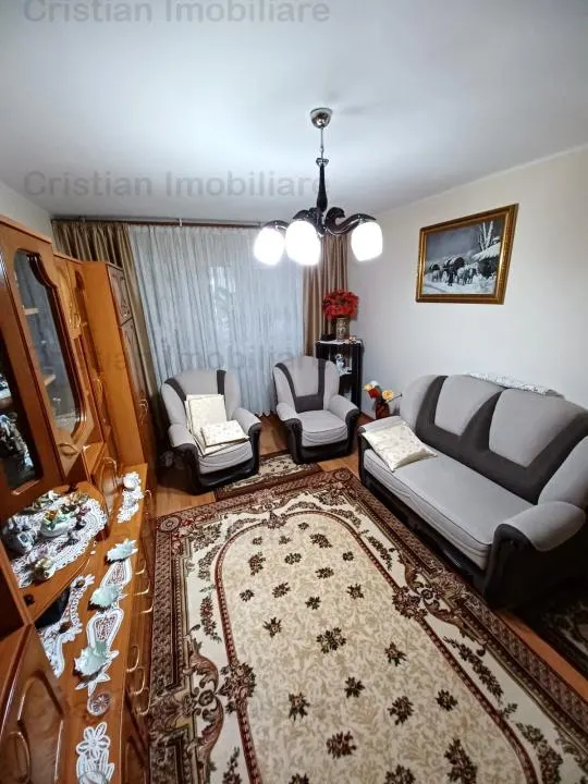 ETAJ 1 SUPER 3 camere zona Plantelor Confort 1 , 70mp - foto 3