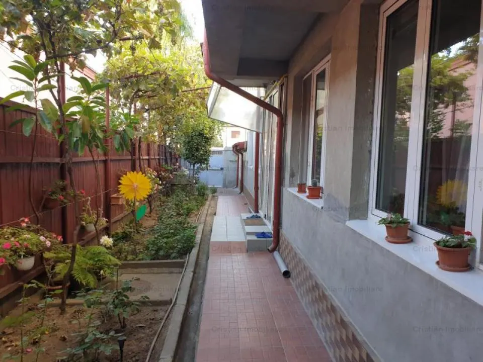 Vila P+1 299mp Construita din caramida, anul 2000, teren 300mp - foto 2