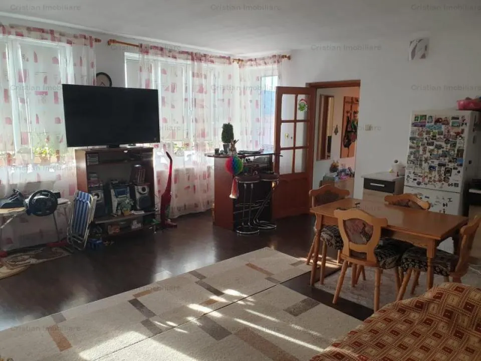 Vila P+1 299mp Construita din caramida, anul 2000, teren 300mp - foto 6