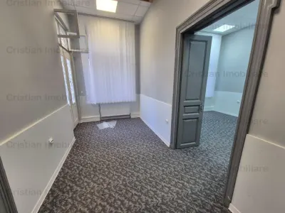 Casa Superba 3 camere, 127 mp utili , toate utilitatile, zona Centrala - foto 7