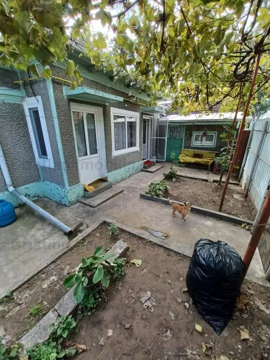 Casa din caramida, teren 180 mp, deschidere dubla, zona Piata Saraca - foto 1