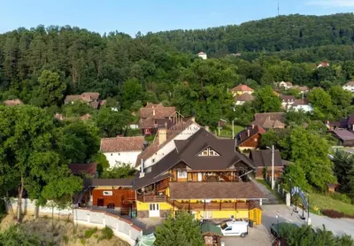 PENSIUNE DE VANZARE IN SOVATA - foto 2