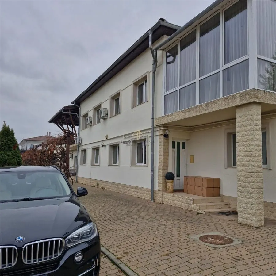 Casa spatioasa de vanzare - foto 2
