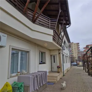 Casa spatioasa de vanzare - foto 3