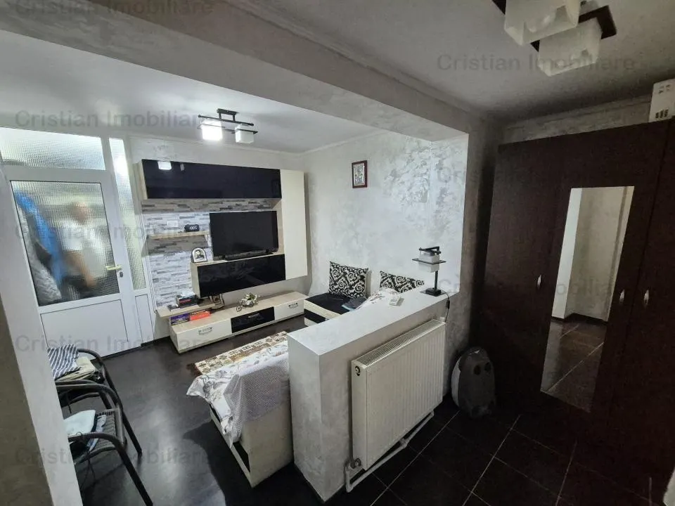 Parter 3 cam 110mp Confort 1 Decomandat cu balcon 14 m  Viziru 3 - foto 3