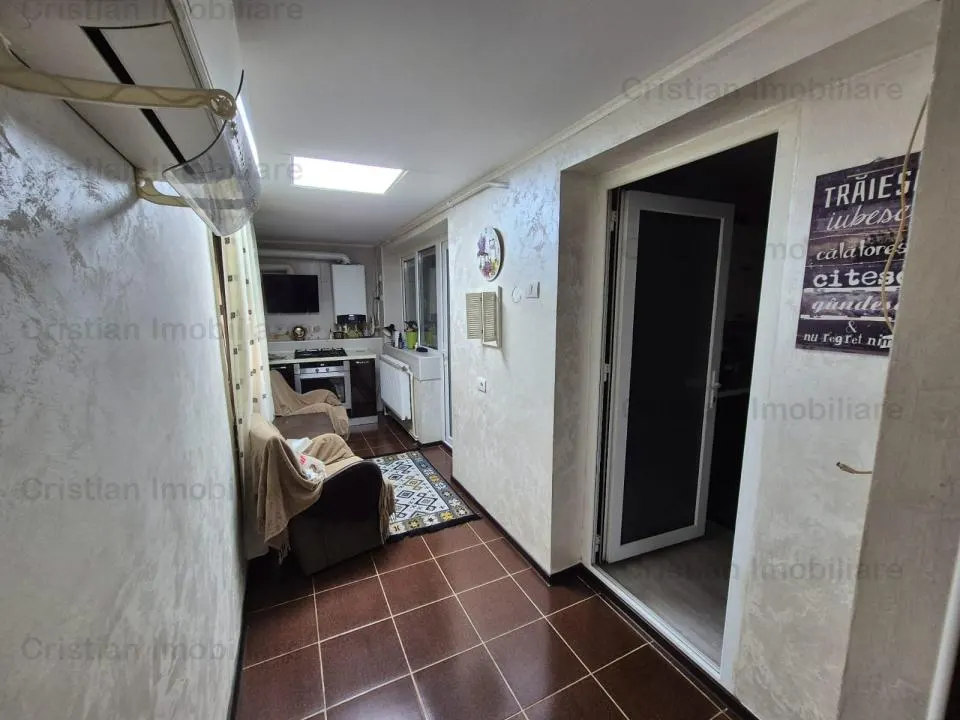 Parter 3 cam 110mp Confort 1 Decomandat cu balcon 14 m  Viziru 3 - foto 6