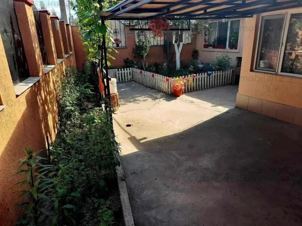 CARAMIDA, Casa zona Lacu Dulce, 4 camere, teren 250 mp - foto 1