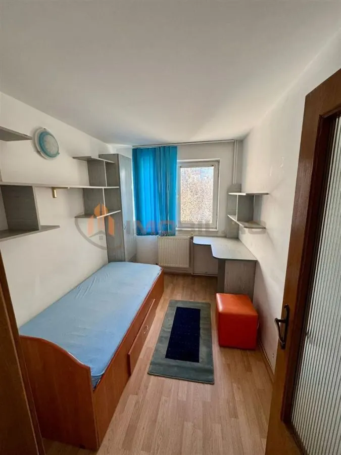 Apartament 3 camere Podu Ros - foto 12