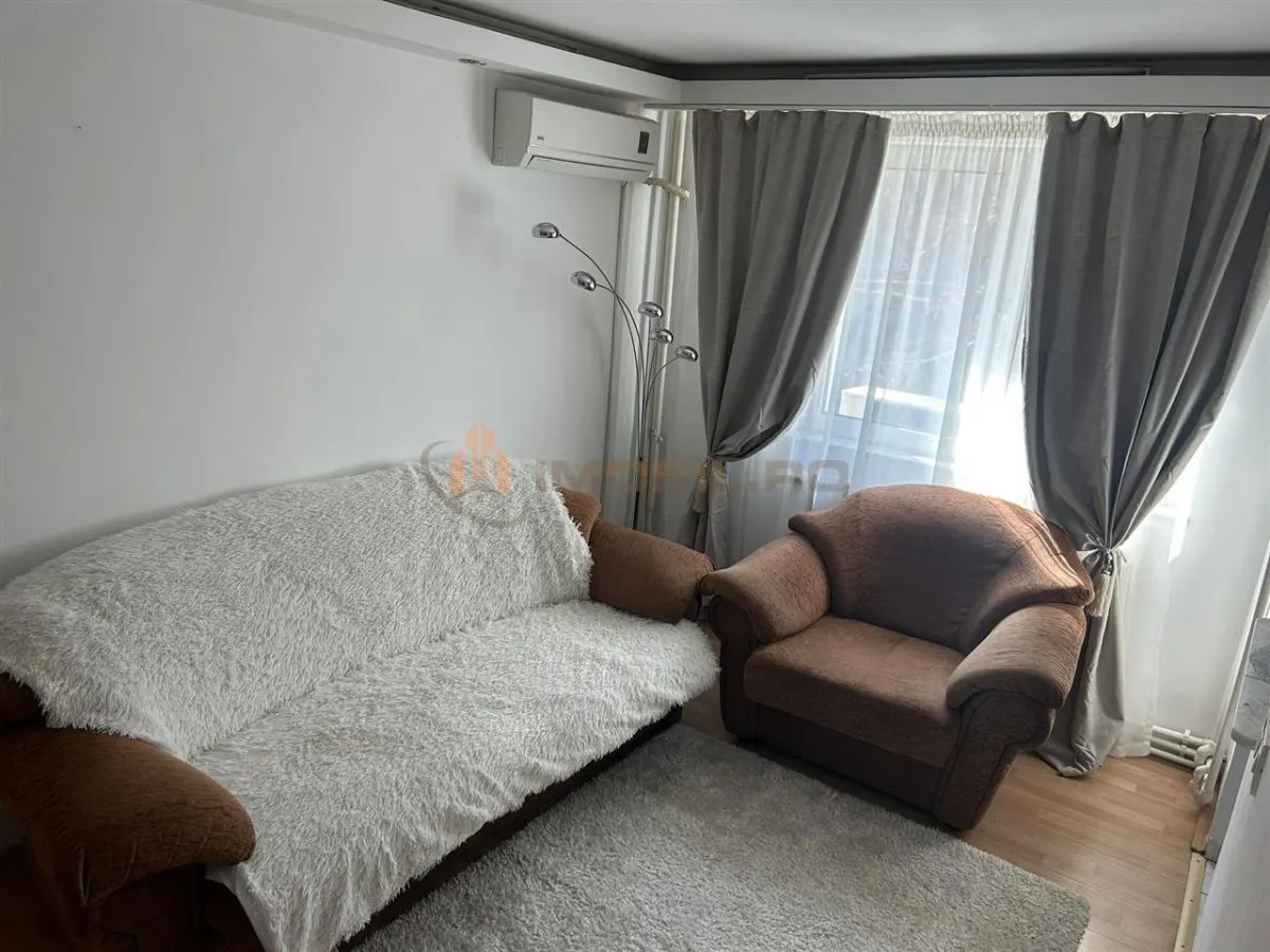 Apartament 3 camere Podu Ros - foto 3
