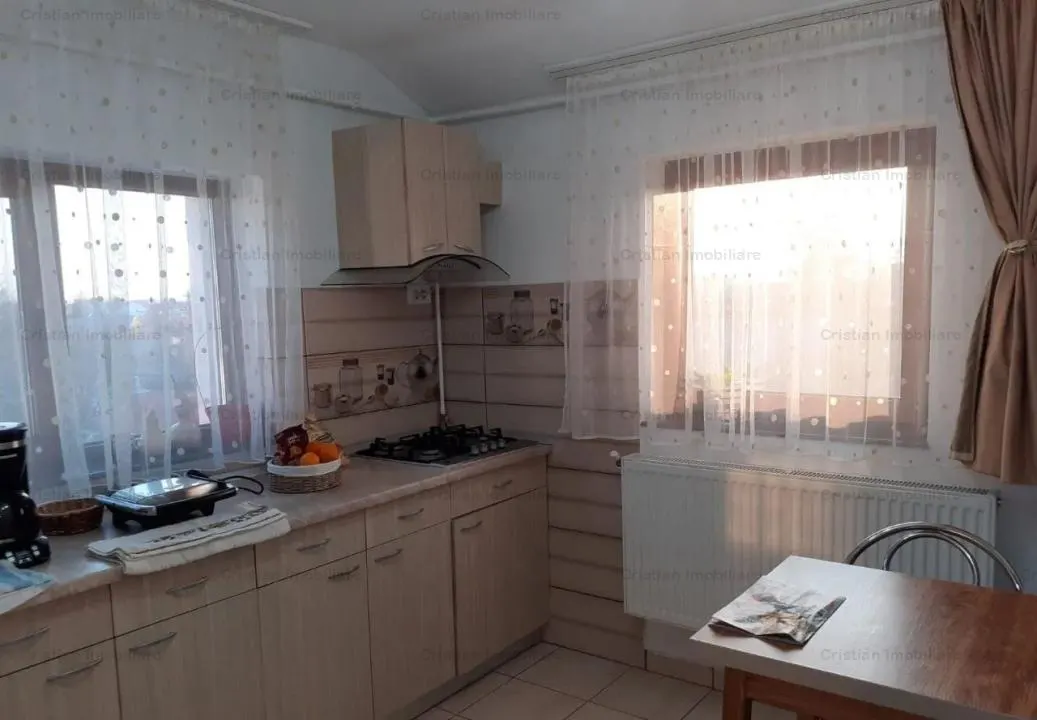 Vila P+1, 4 camere zona Centrala, St - 400 mp - foto 9