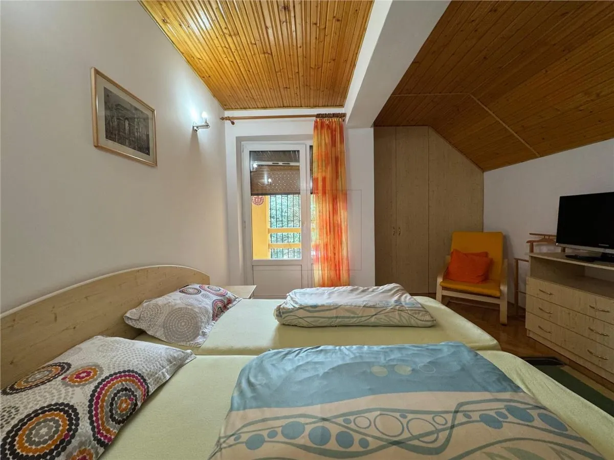 Refugiu de vis in Busteni â€“ casa cocheta cu teren generos si priveliste spectaculoasa - foto 12