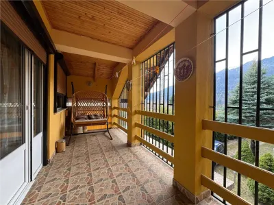 Refugiu de vis in Busteni â€“ casa cocheta cu teren generos si priveliste spectaculoasa - foto 14