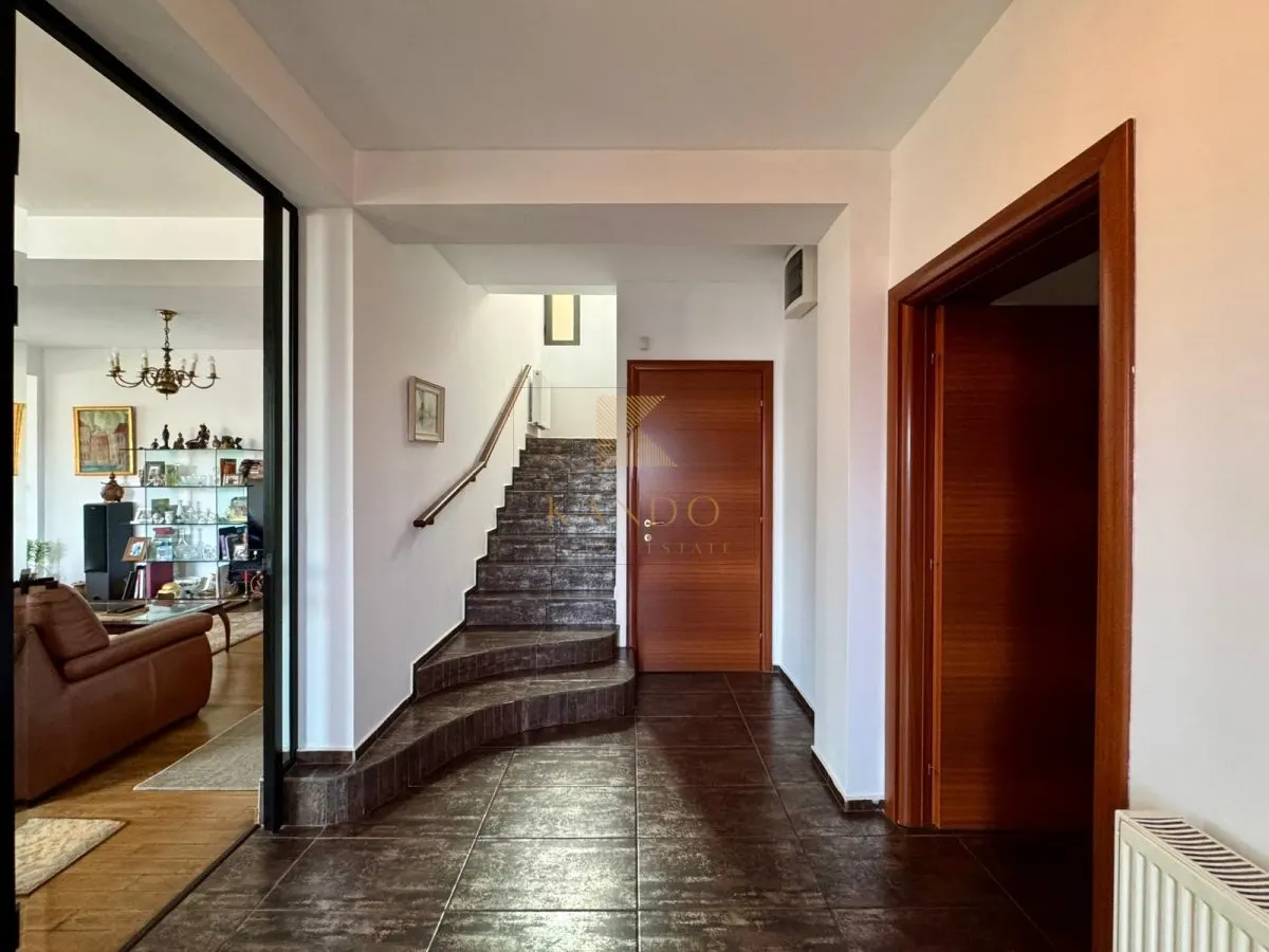 Rafinament clasic completat de confort modern - foto 6