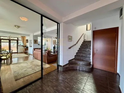 Rafinament clasic completat de confort modern - foto 7