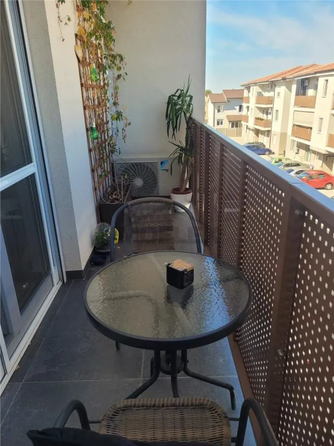 Apartament cu 4 camere utilat și mobilat premium de vânzare - foto 13