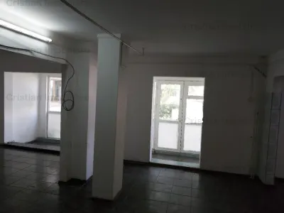 Spatiu comercial 75mp PE COLT 3 camere  zona Progresu-Vidin - foto 7