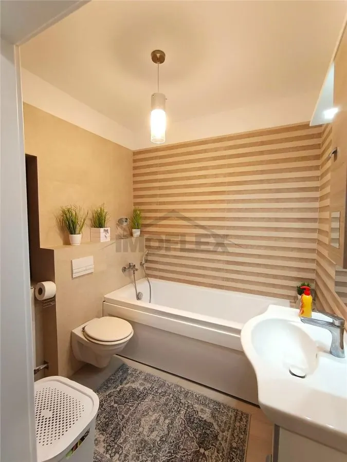 Casa individuala de lux in Giroc, poziție excelentă, comision 0 %, o casă care merită văzută ! - foto 13