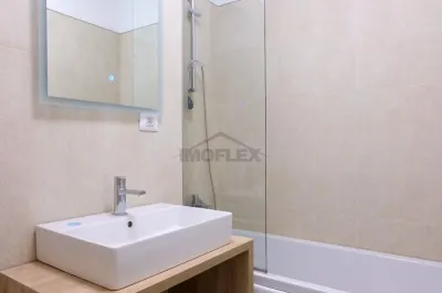 Apartament 3 camere spatios, ideal pentru familie sau cuplu modern – 74 mp utili + balcon 7,6 mp - foto 10