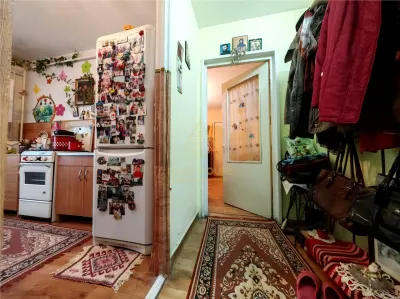 Apartament cu 2 camere de vanzare, zona Cora - foto 3