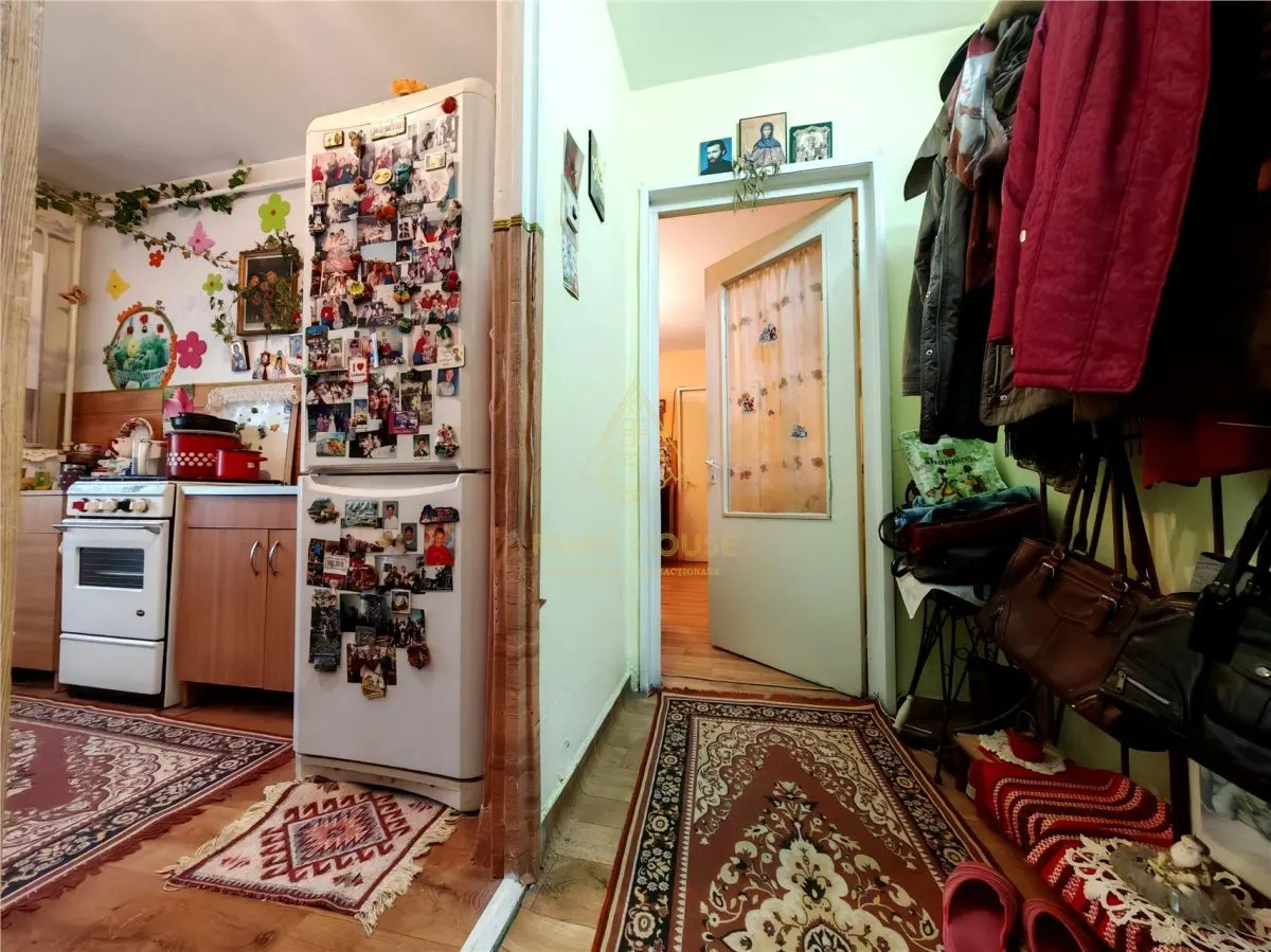 Apartament cu 2 camere de vanzare, zona Cora - foto 3