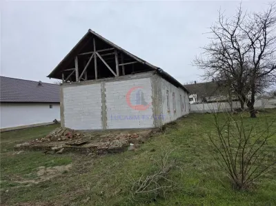 Proprietate cu potential investitional în Pischia  190 mp utili, teren 1000 mp - foto 5