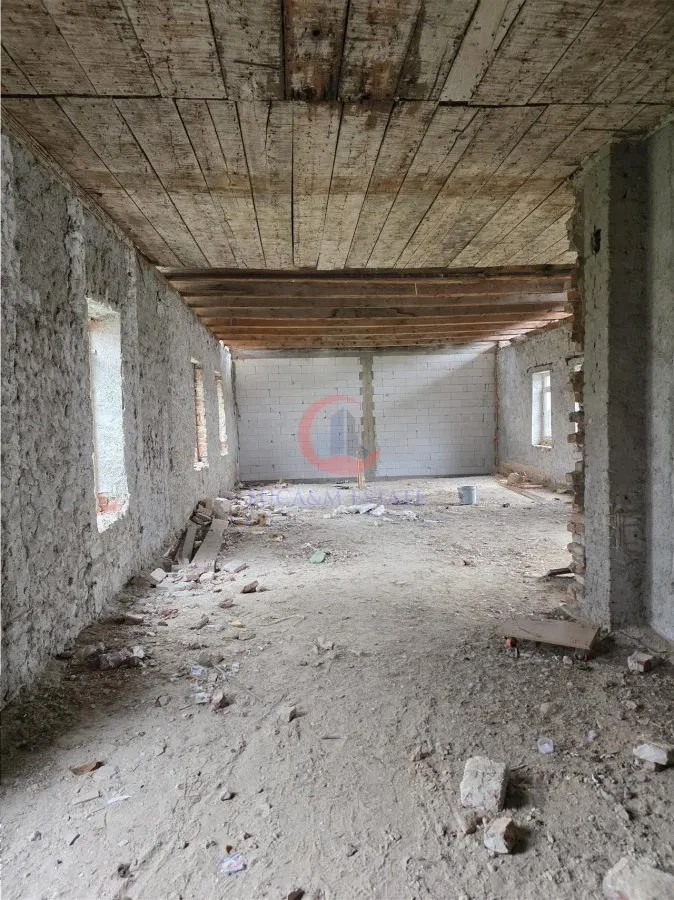 Proprietate cu potential investitional în Pischia  190 mp utili, teren 1000 mp - foto 7