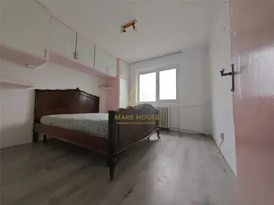 Apartament cu 3 camere de vanzare, zona Milcov - Bacau