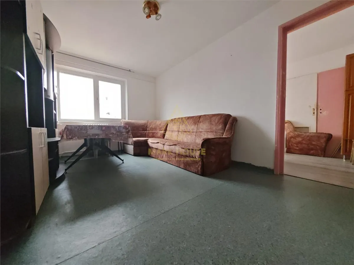 Apartament cu 3 camere de vanzare, zona Milcov - foto 3