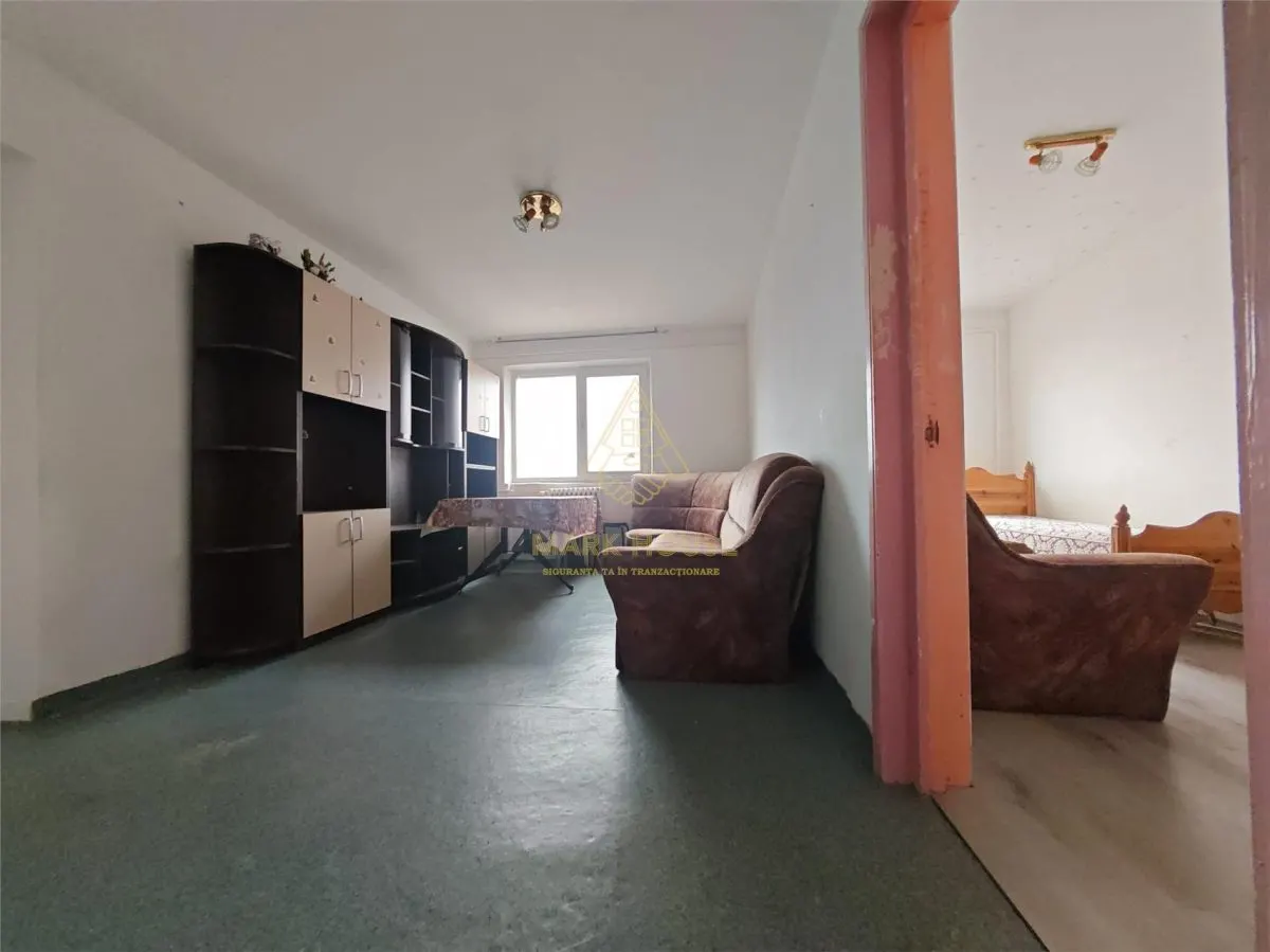 Apartament cu 3 camere de vanzare, zona Milcov - foto 4
