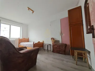 Apartament cu 3 camere de vanzare, zona Milcov - foto 5