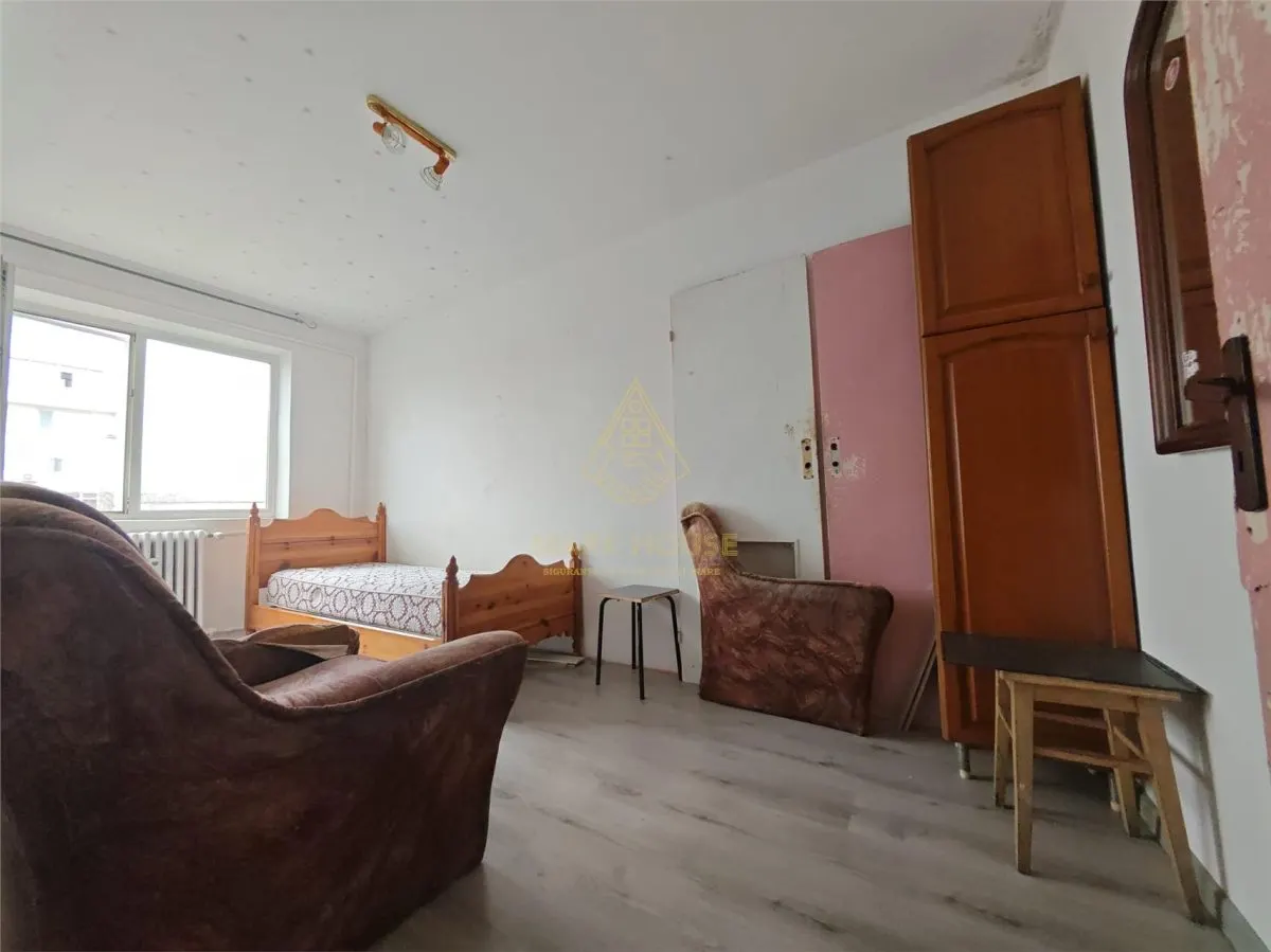 Apartament cu 3 camere de vanzare, zona Milcov - foto 5